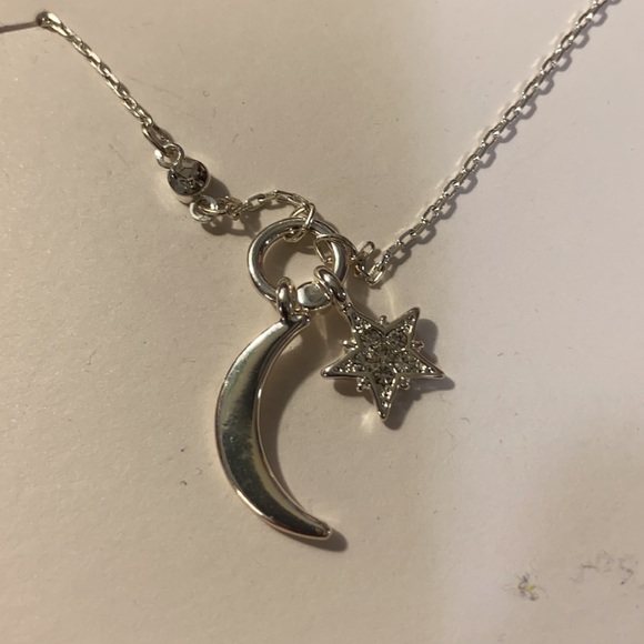 ❤️2 Beautiful Lauren Conrad necklaces ❤️ - Picture 4 of 4